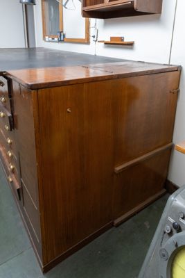 Foto Tavolo grande con 16 cassetti IGB-007230_20250416_007.jpg